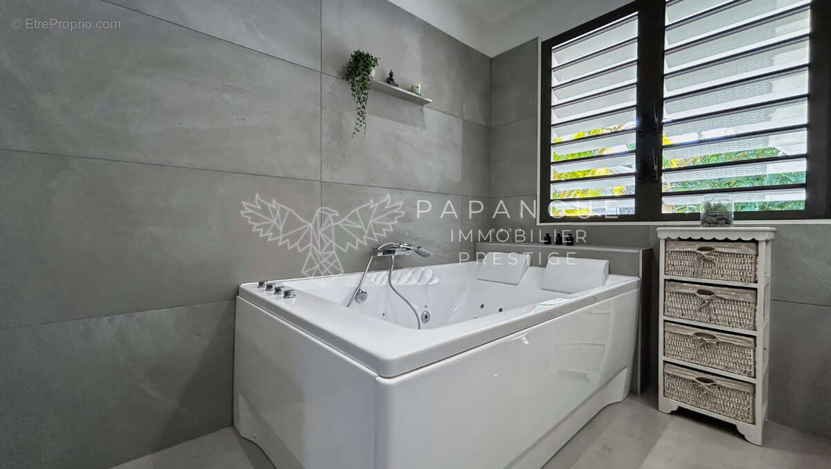 Maison à L&#039;ETANG-SALE