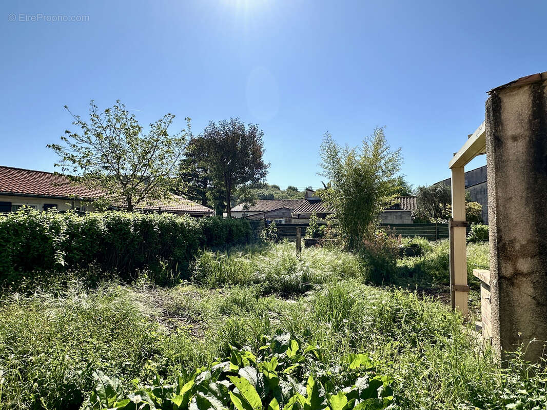 Maison à SAINT-JUERY