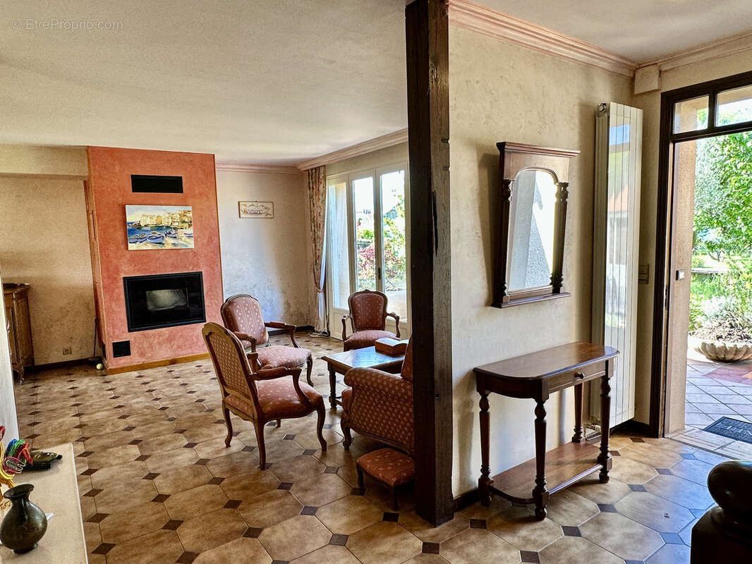 Maison à SAINT-JUERY