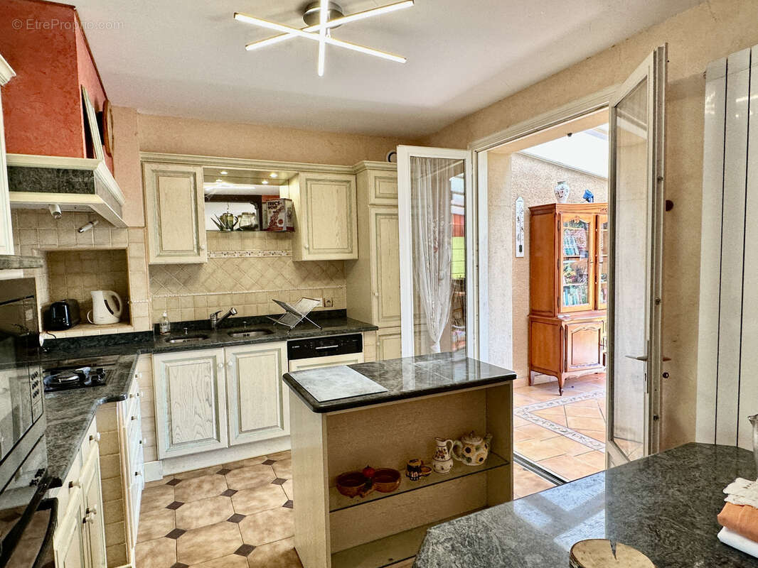 Maison à SAINT-JUERY