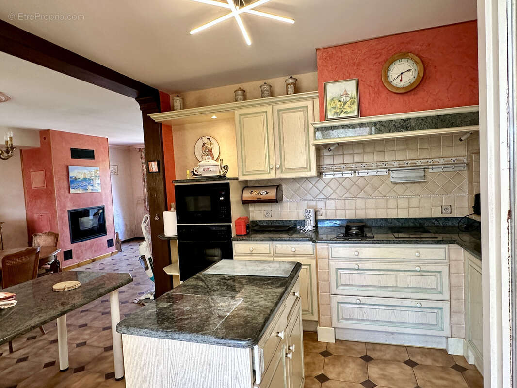 Maison à SAINT-JUERY