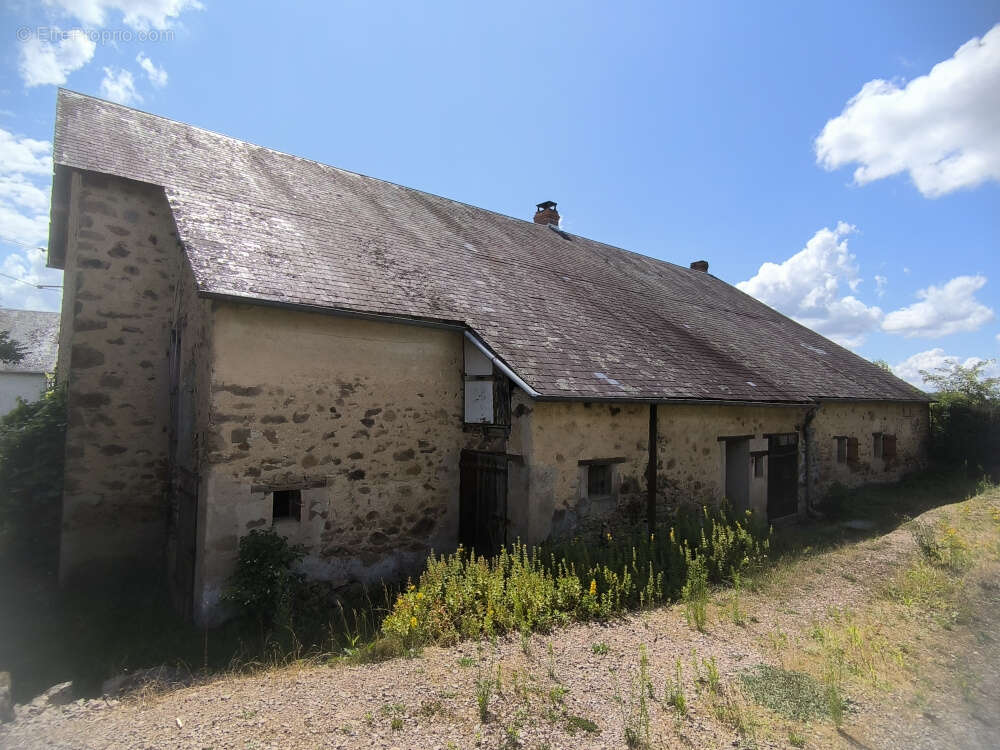 Maison à MONTIGNY-EN-MORVAN