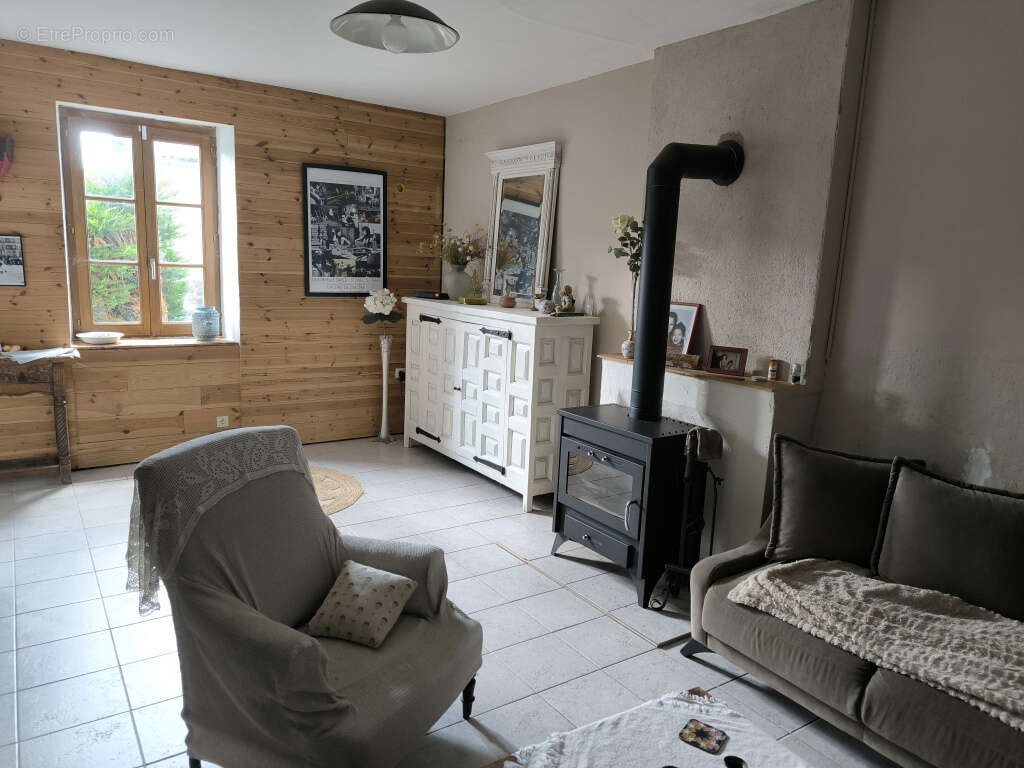 Maison à MONTIGNY-EN-MORVAN