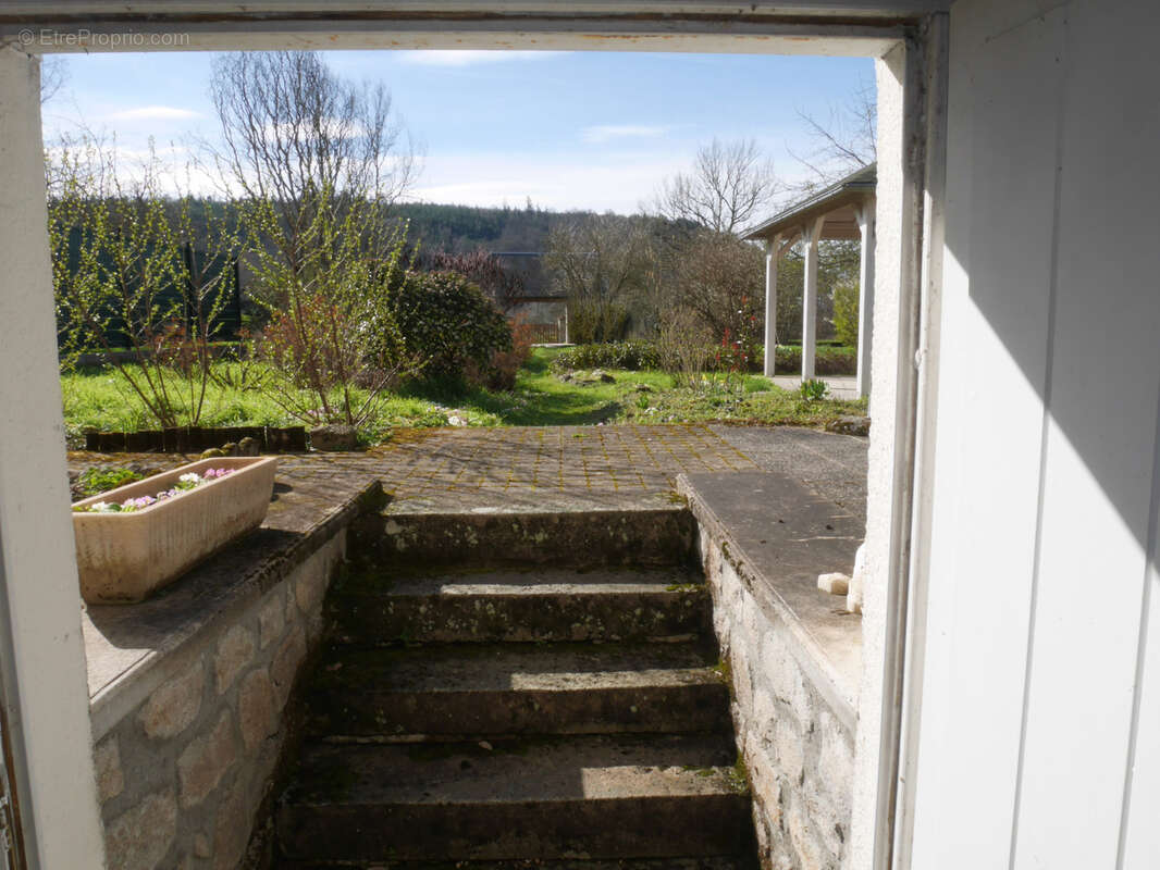 Maison à MONTREUILLON