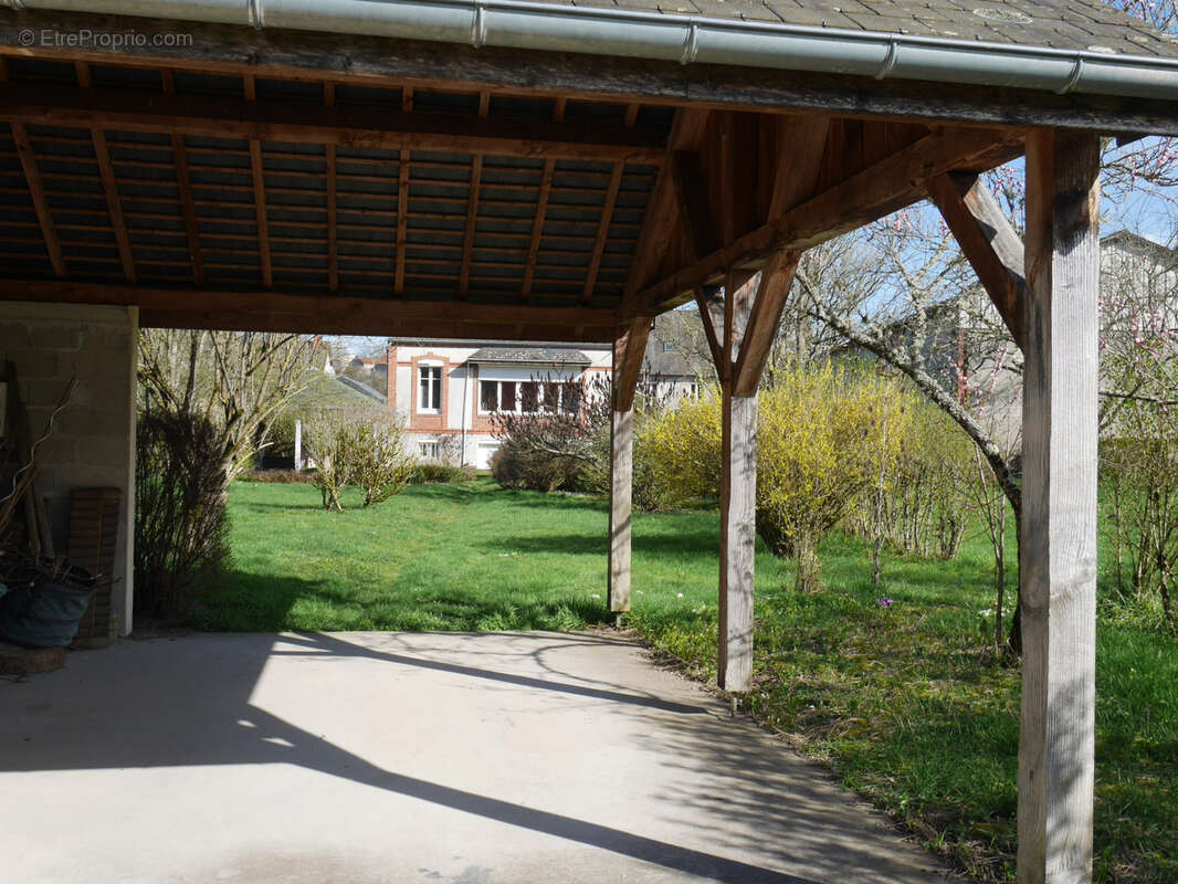 Maison à MONTREUILLON