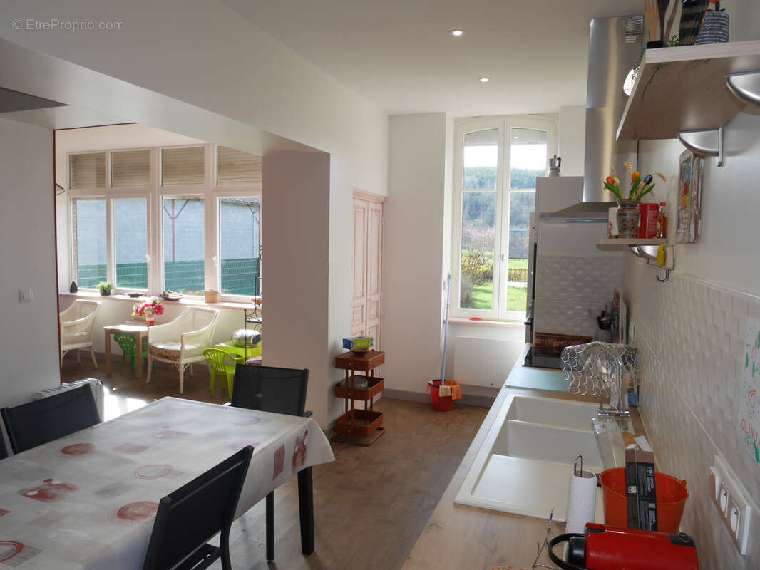 Maison à MONTREUILLON