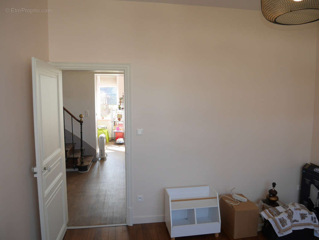 Maison à MONTREUILLON