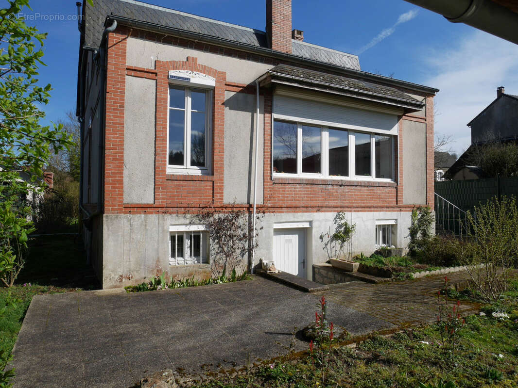 Maison à MONTREUILLON