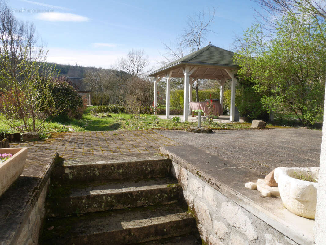 Maison à MONTREUILLON