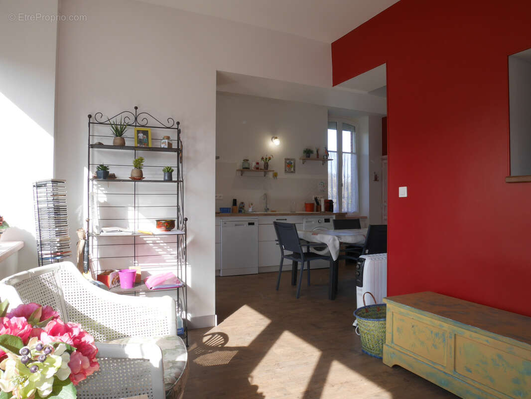 Maison à MONTREUILLON