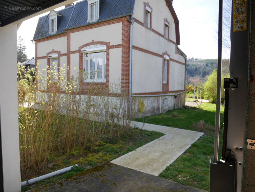 Maison à MONTREUILLON