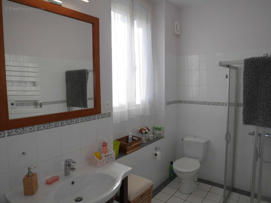 Maison à MONTREUILLON