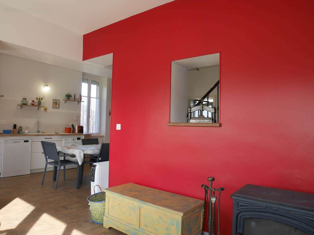 Maison à MONTREUILLON