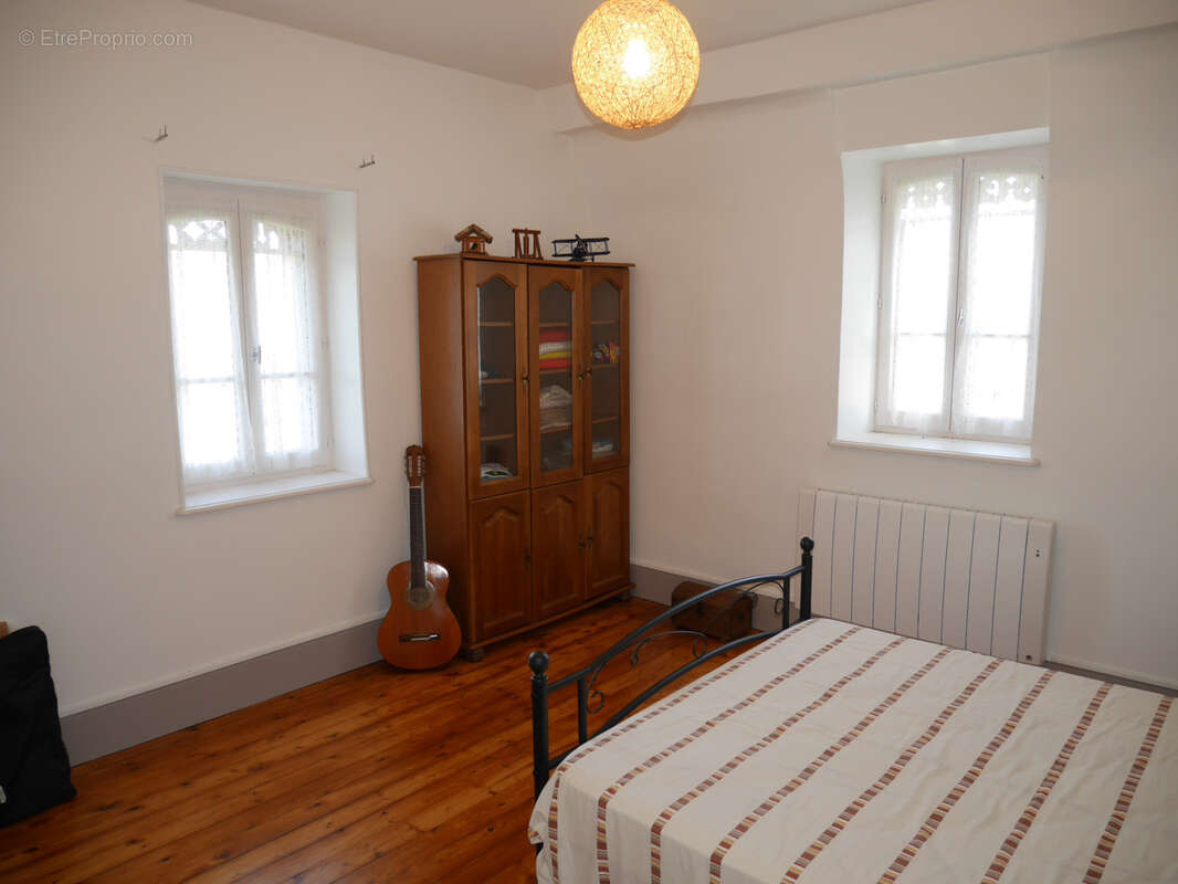 Maison à MONTREUILLON