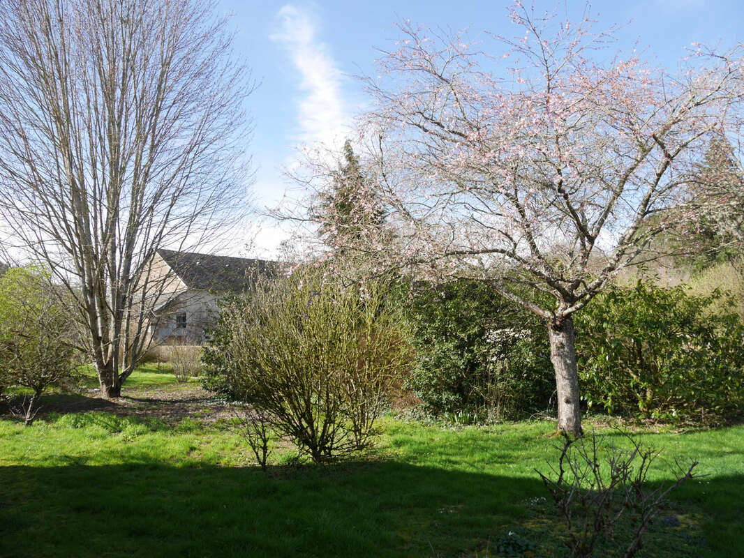 Maison à MONTREUILLON