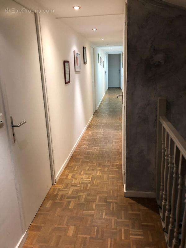 Maison à CHATEAUNEUF-SUR-ISERE