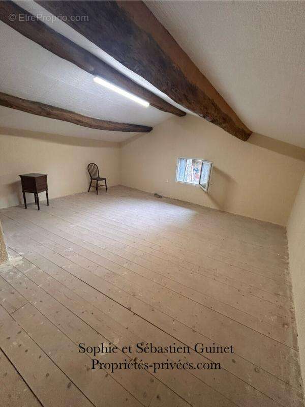 Maison à SAINT-JUIRE-CHAMPGILLON