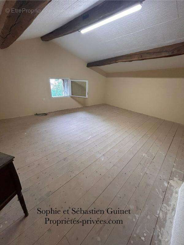 Maison à SAINT-JUIRE-CHAMPGILLON