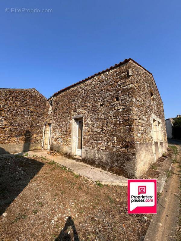 Maison à SAINT-JUIRE-CHAMPGILLON