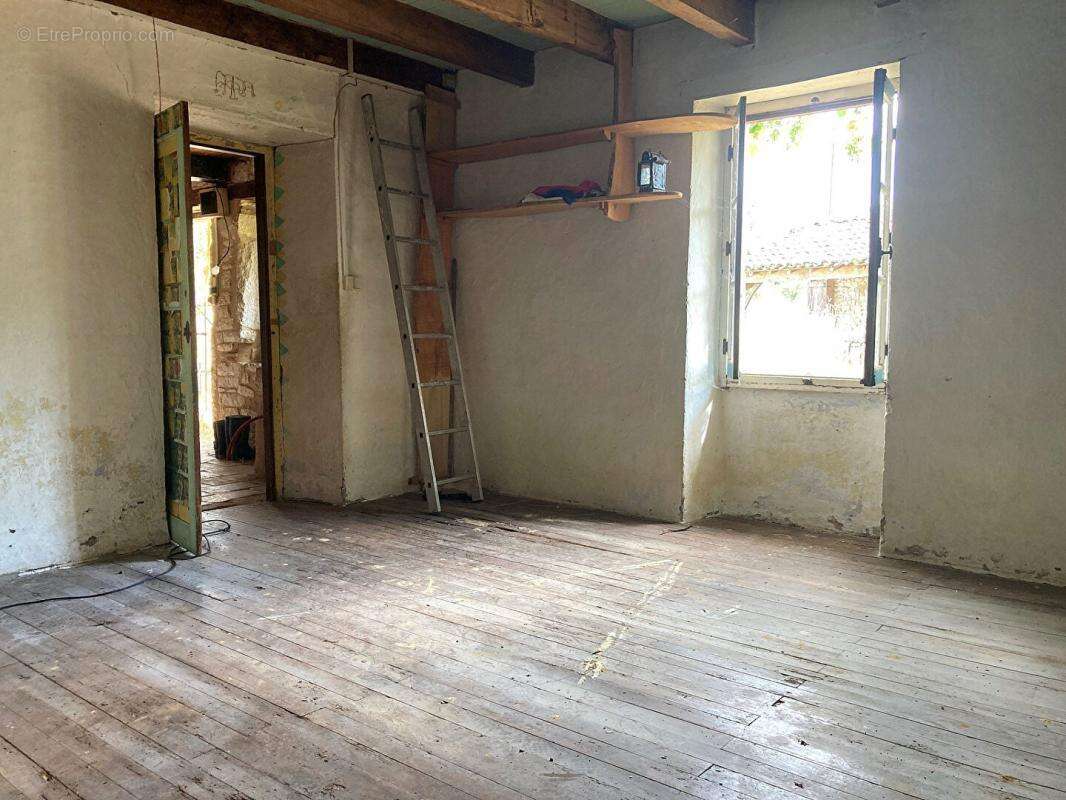 Maison à PUYLAROQUE