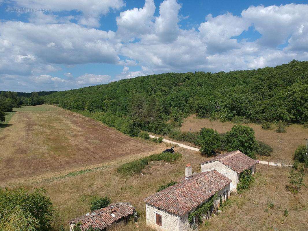 Maison à PUYLAROQUE