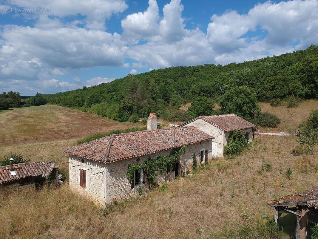 Maison à PUYLAROQUE