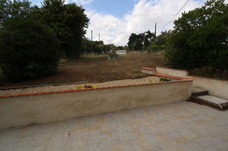 Maison à SAINT-GENEST-D&#039;AMBIERE