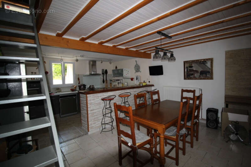 Maison à SAINT-GENEST-D&#039;AMBIERE