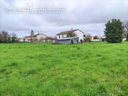 Terrain à CHAMPAGNE-SAINT-HILAIRE