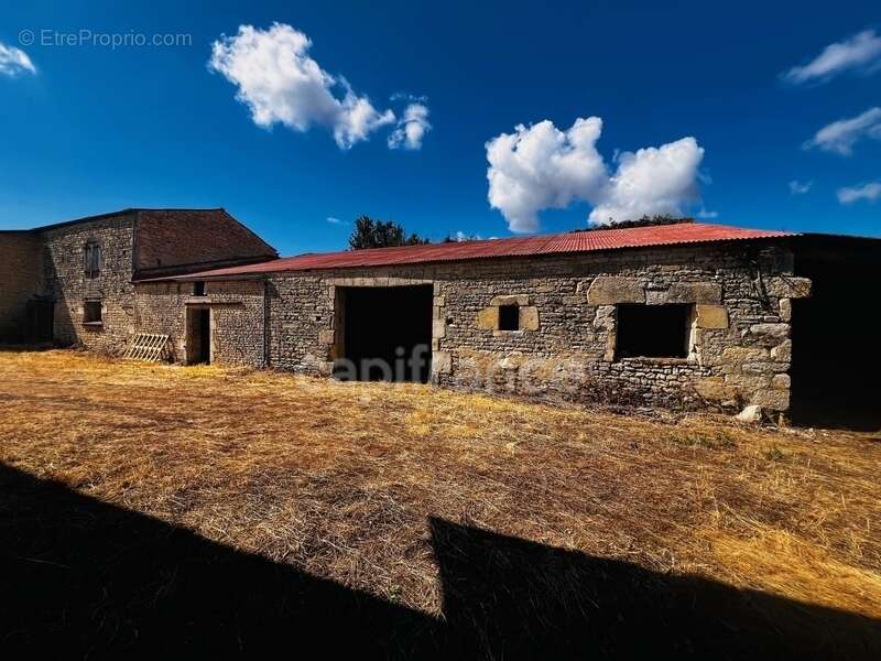 Maison à PUYRAVAULT