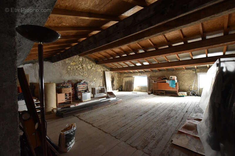 Appartement à COURSAN