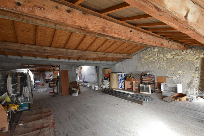 Appartement à COURSAN