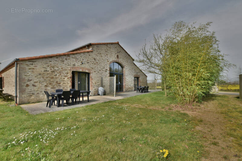 Maison à SAINT-CHRISTOPHE-DU-BOIS