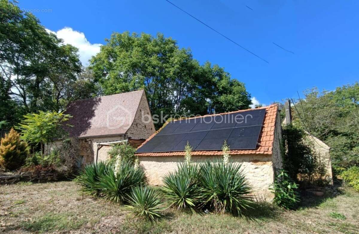 Maison à CARSAC-AILLAC