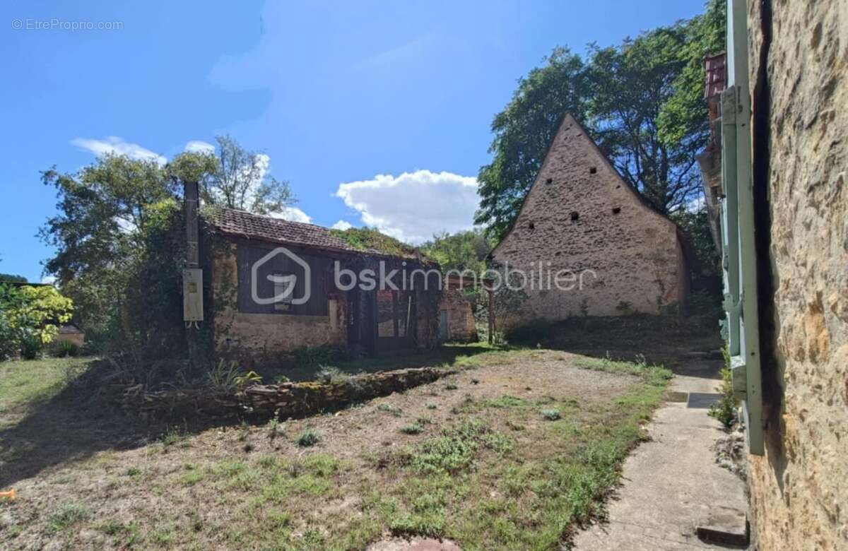 Maison à CARSAC-AILLAC