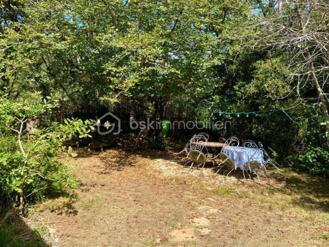 Maison à CARSAC-AILLAC