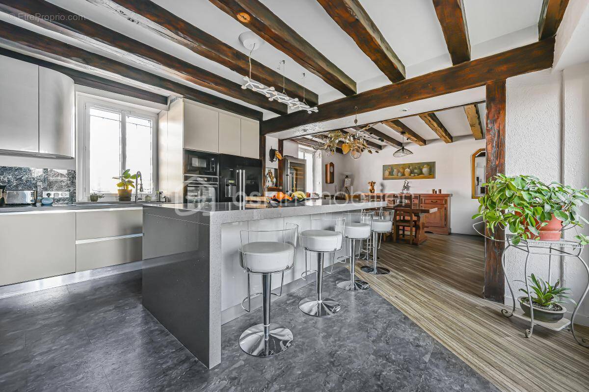 Maison à EVRY-GREGY-SUR-YERRE