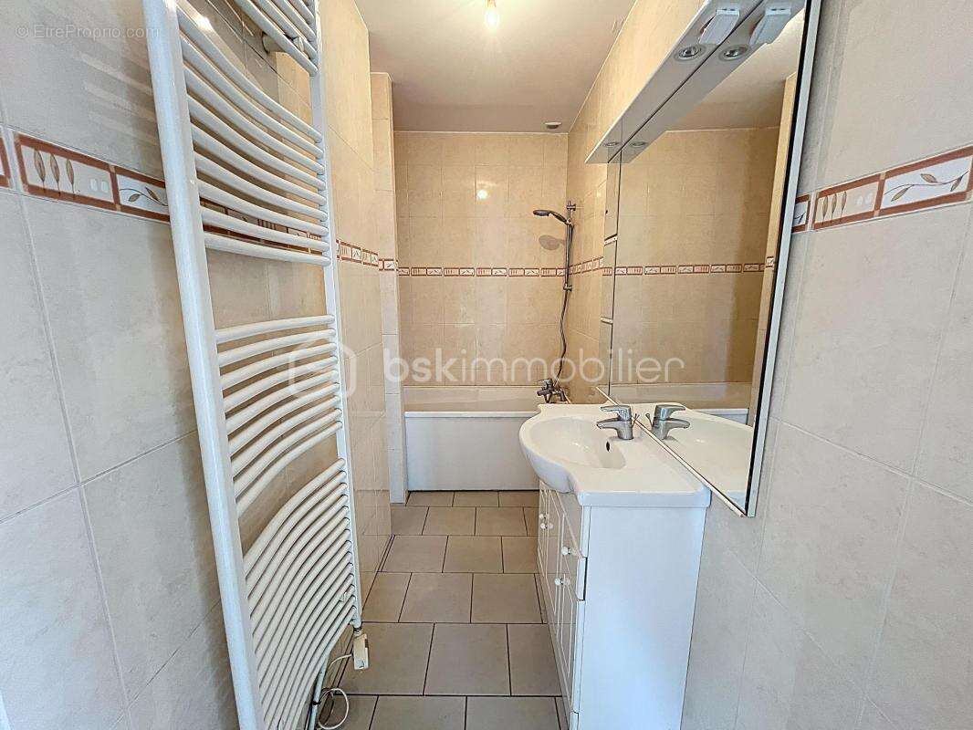 Maison à LA FERTE-CHEVRESIS