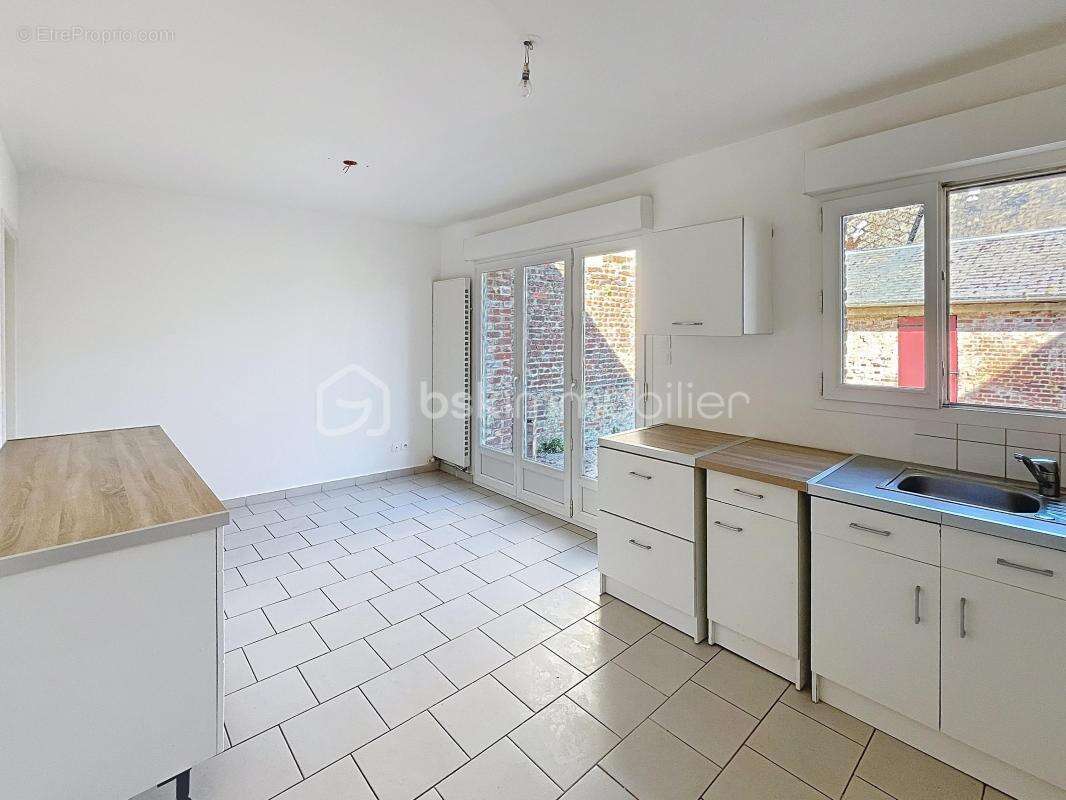 Maison à LA FERTE-CHEVRESIS