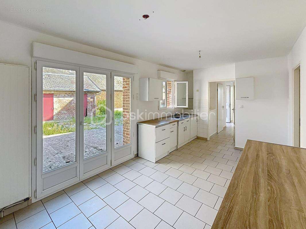 Maison à LA FERTE-CHEVRESIS