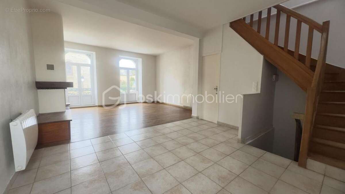 Appartement à ARGENTRE-DU-PLESSIS