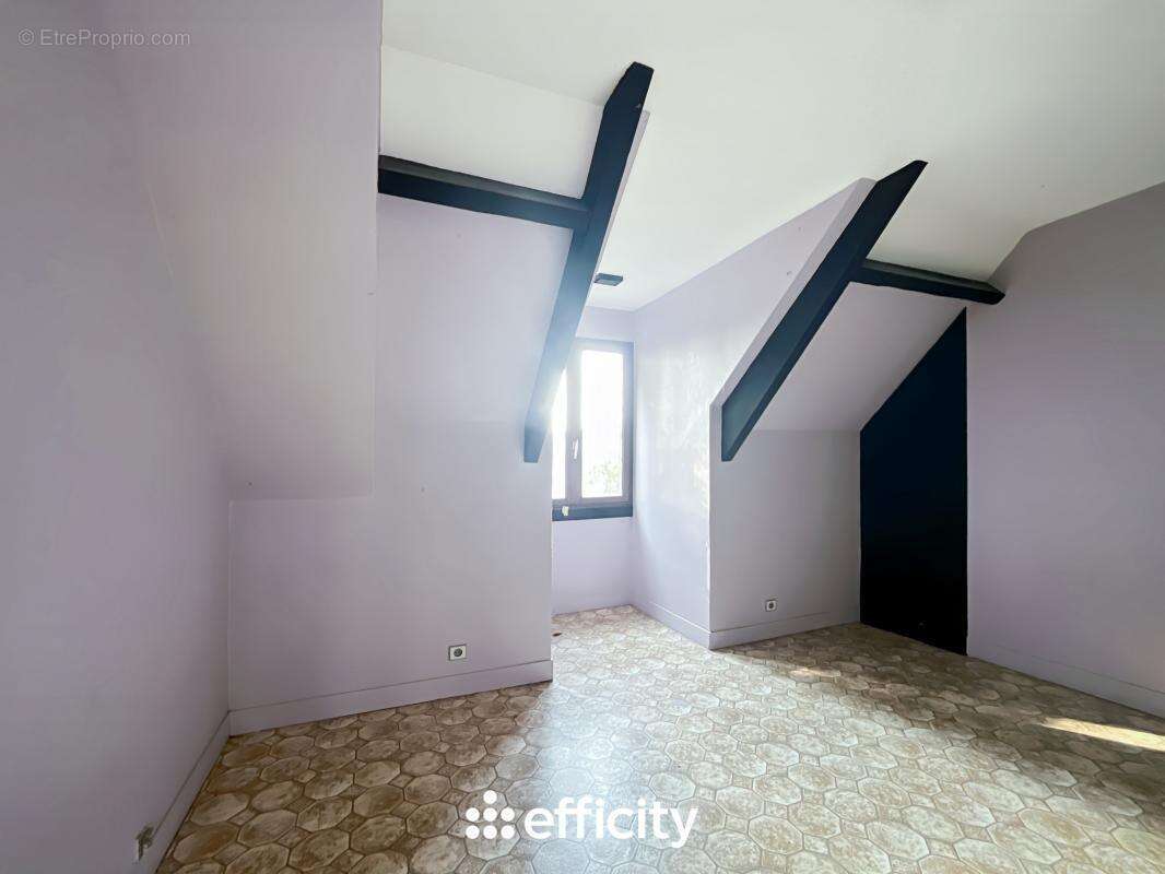 Maison à COULOMMIERS