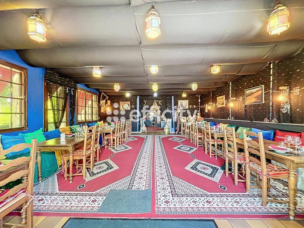 Commerce à MONTLOUIS-SUR-LOIRE