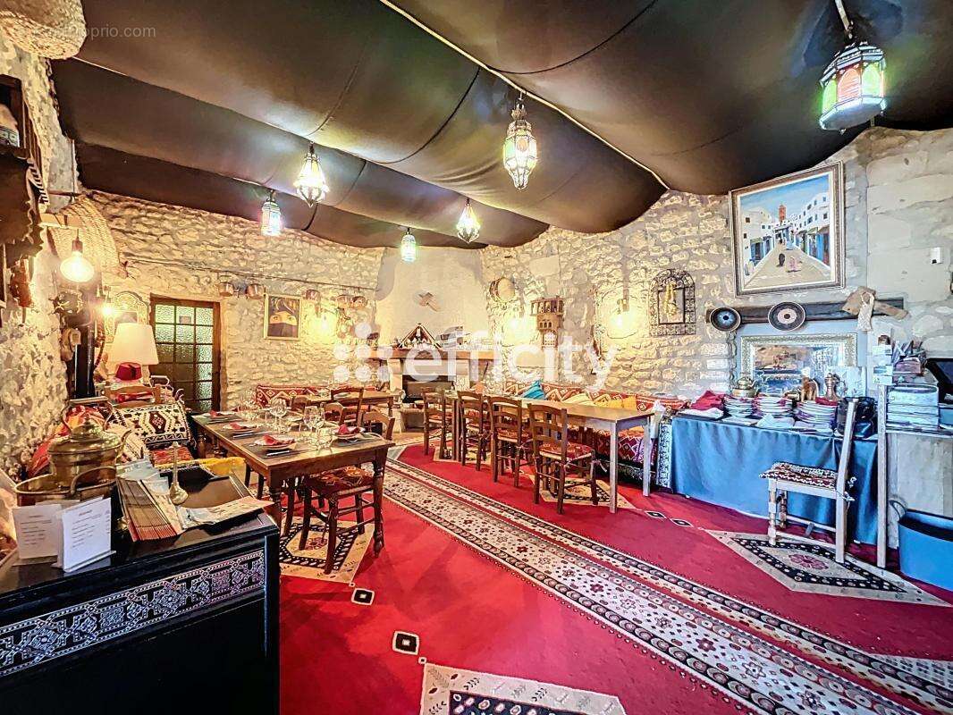 Commerce à MONTLOUIS-SUR-LOIRE