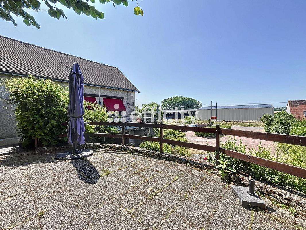 Commerce à MONTLOUIS-SUR-LOIRE