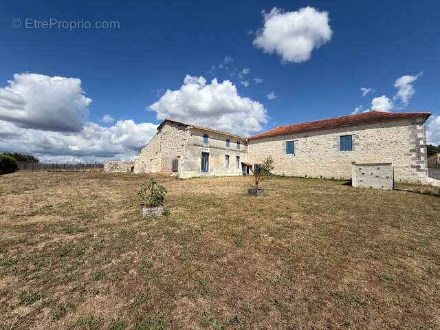 Maison à LE FOUILLOUX
