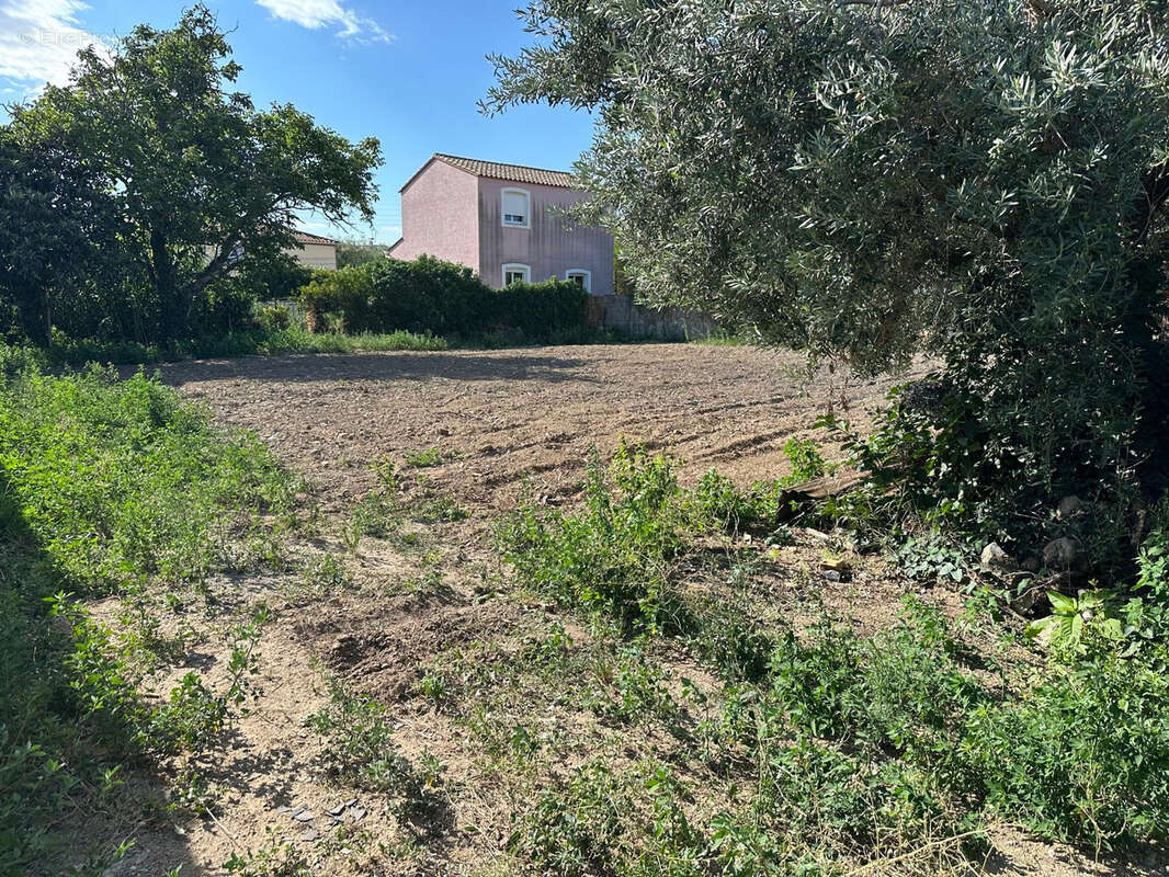 Terrain à BAGES