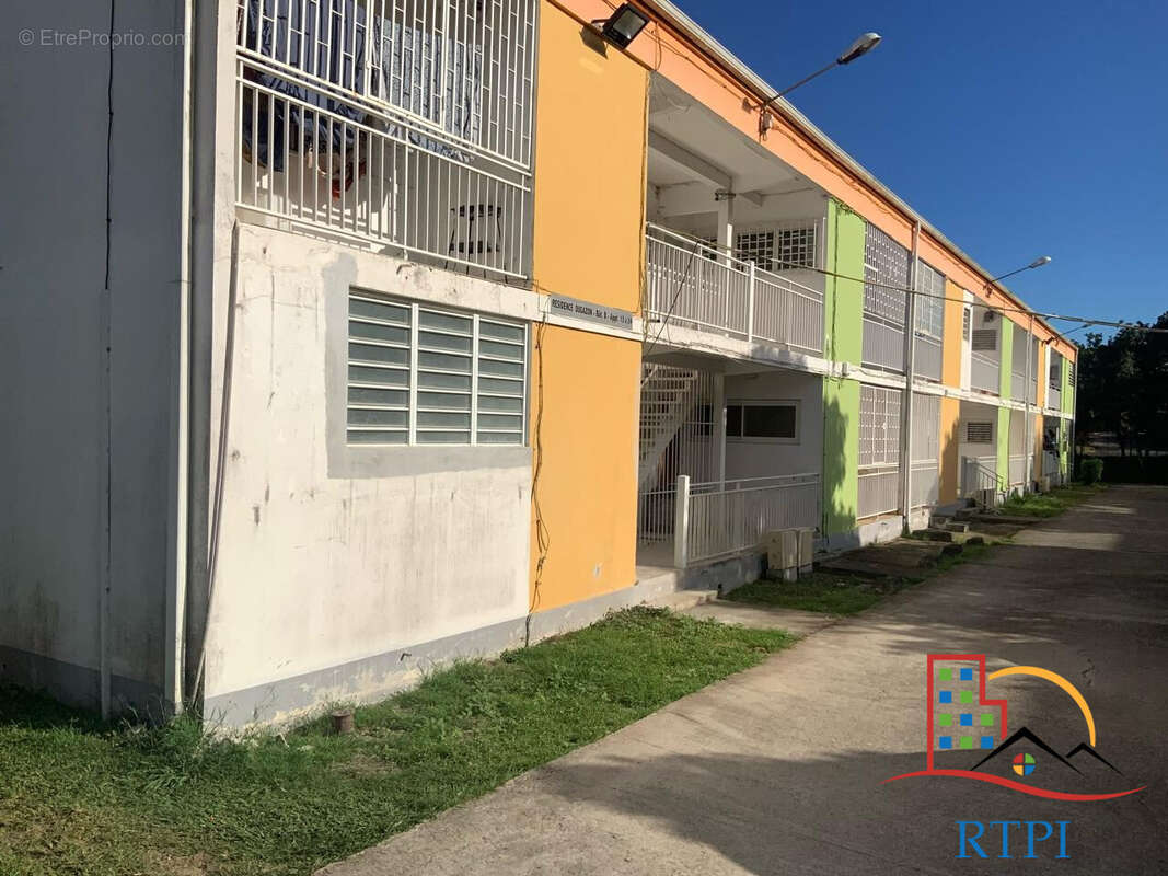 Appartement à LES ABYMES