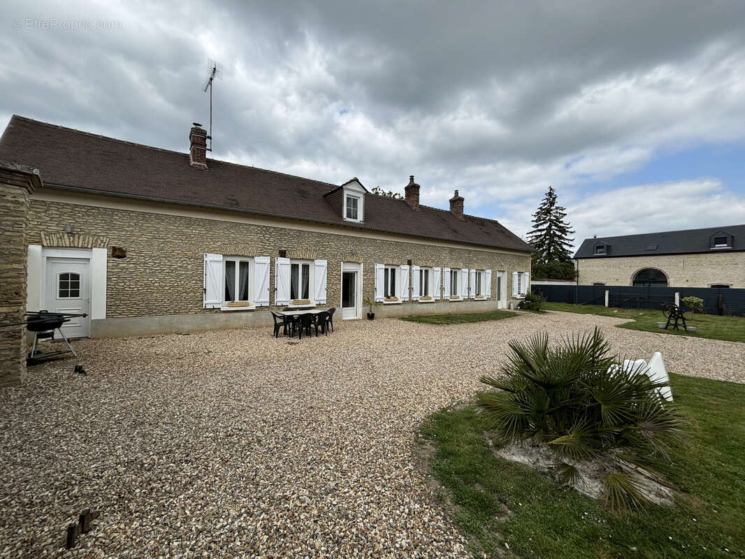 Maison à JOUY-SUR-EURE