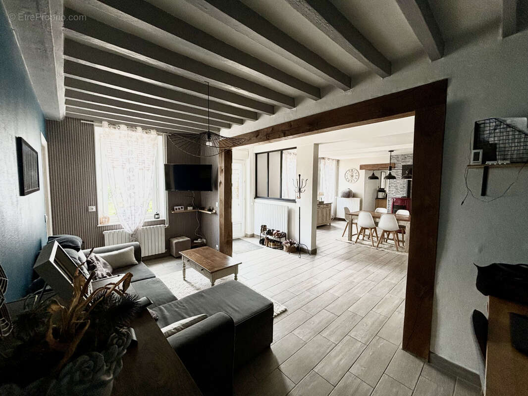 Maison à JOUY-SUR-EURE